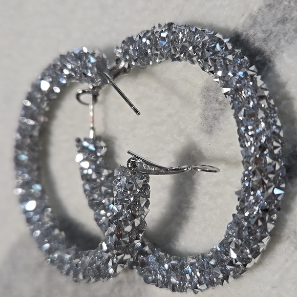 Elegant Silver Hoop Earrings - Picture 3 of 4